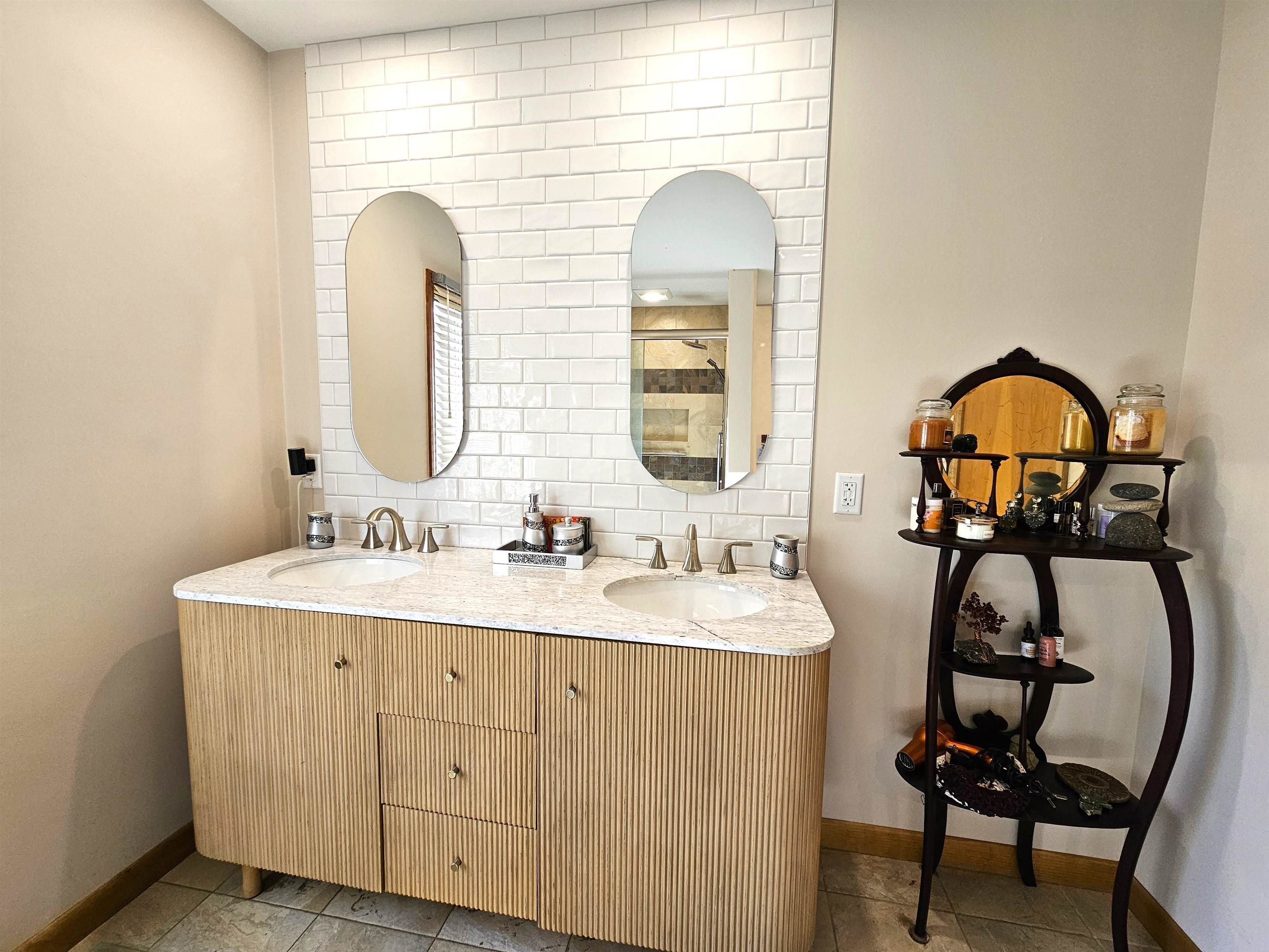 184 Sloan Street Newport, VT 05855 - Photo 23 of 36