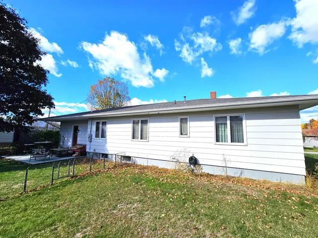 $312,500 | 184 Sloan Street, Newport, VT 05855