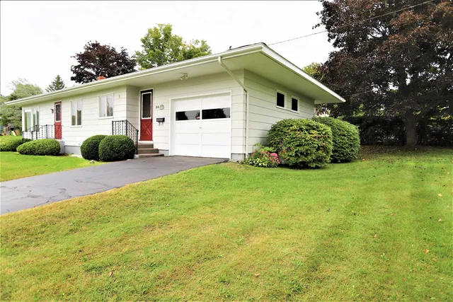 $312,500 | 184 Sloan Street, Newport, VT 05855