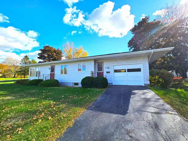 $312,500 | 184 Sloan Street, Newport, VT 05855