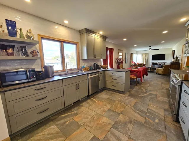 $312,500 | 184 Sloan Street, Newport, VT 05855