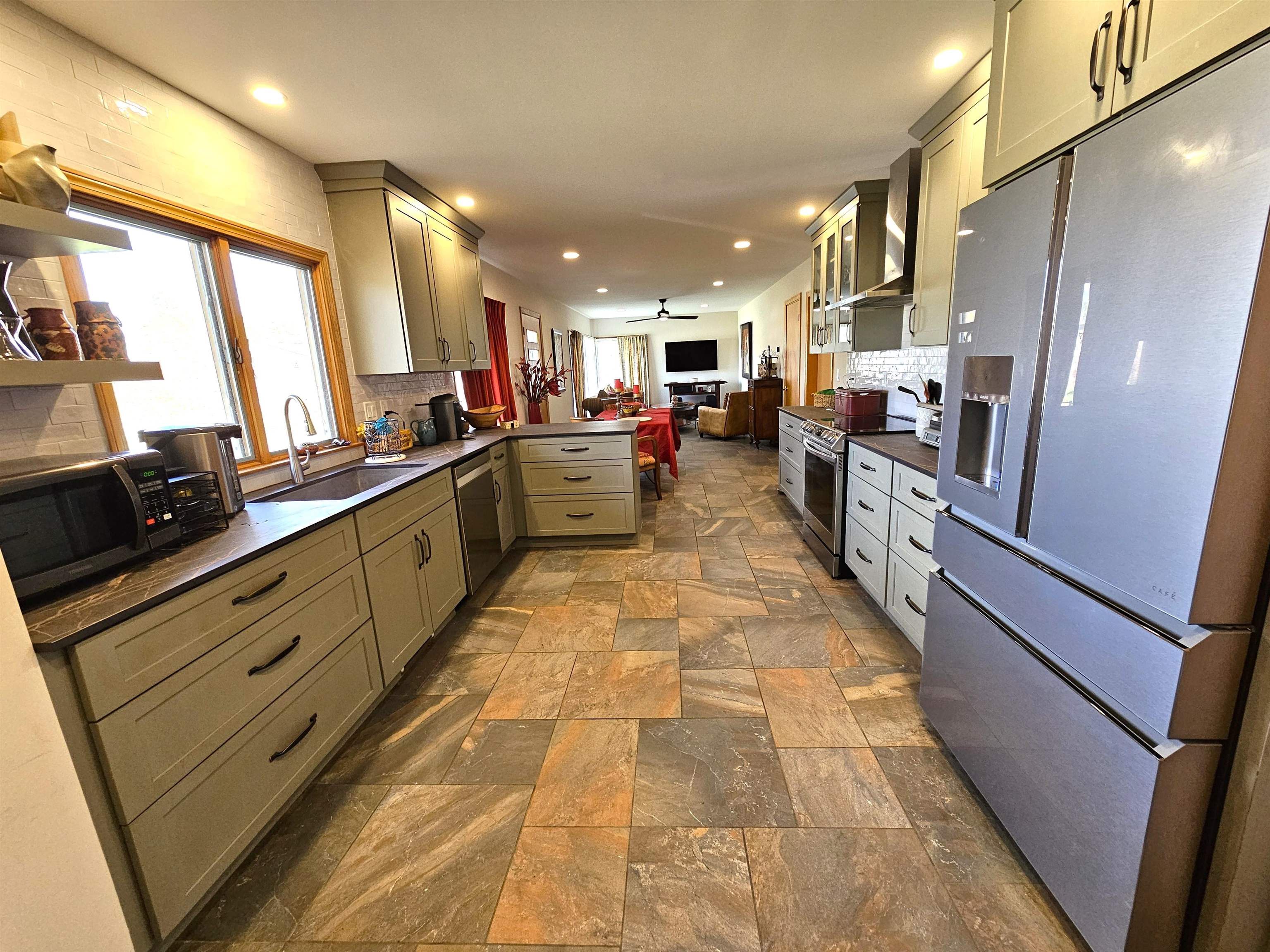 184 Sloan Street Newport, VT 05855 - Photo 9 of 36