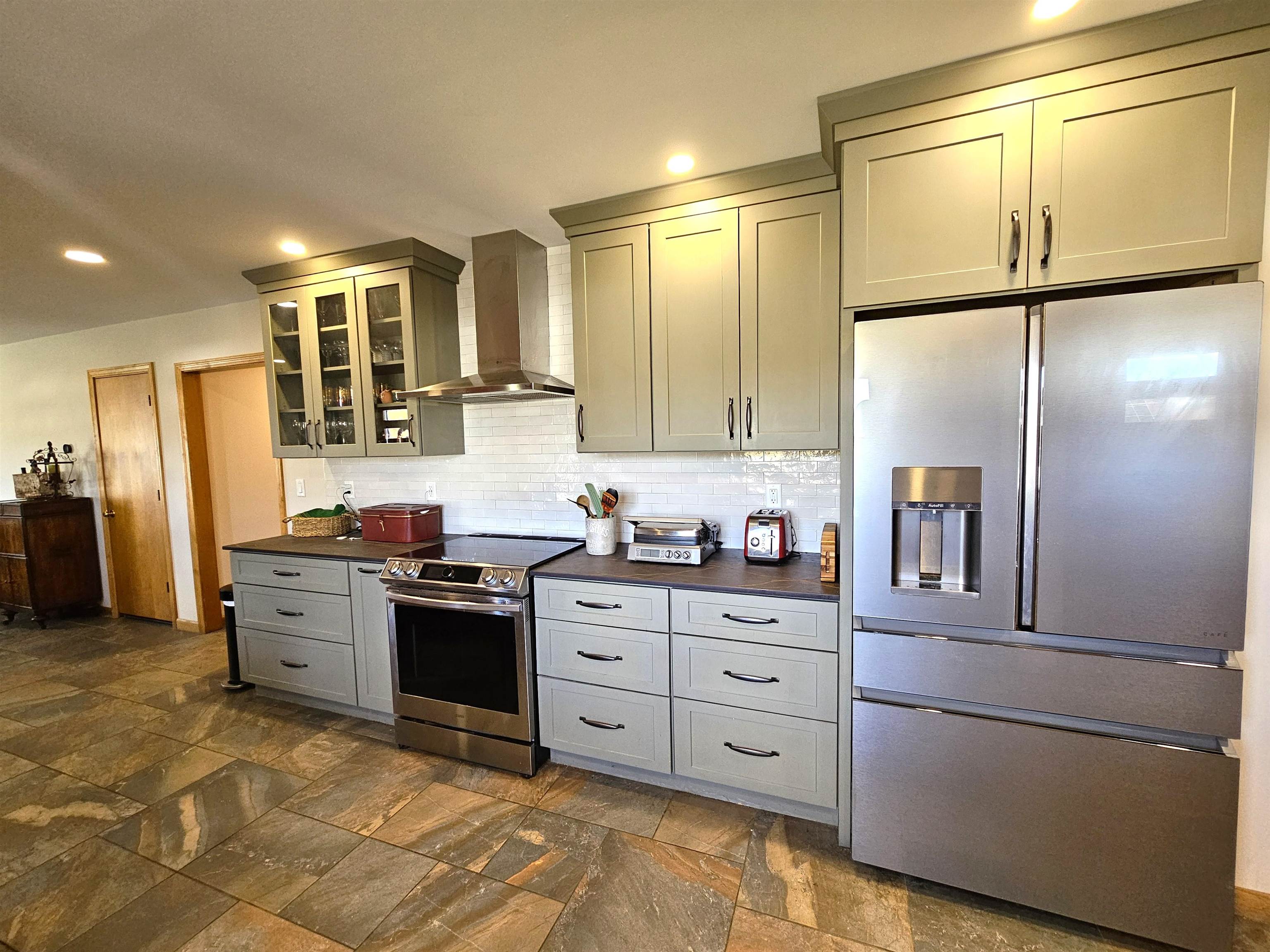 184 Sloan Street Newport, VT 05855 - Photo 10 of 36