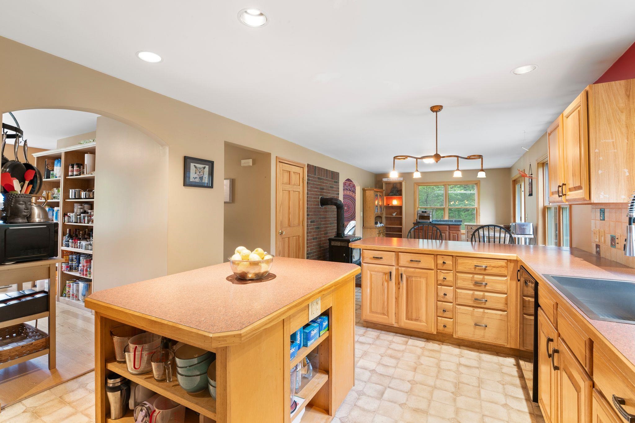 925 Hinesburg Road Brattleboro, VT 05301 - Photo 7 of 51