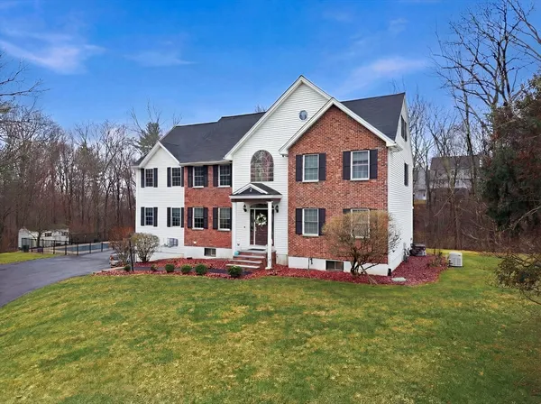 $1,200,000 | 2 Hitching Post Lane, Methuen, MA 01844