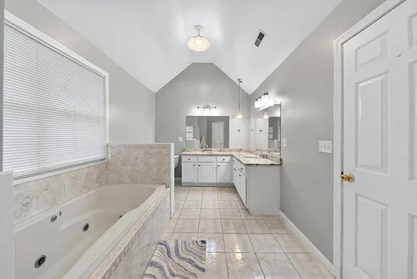 $1,200,000 | 2 Hitching Post Lane, Methuen, MA 01844