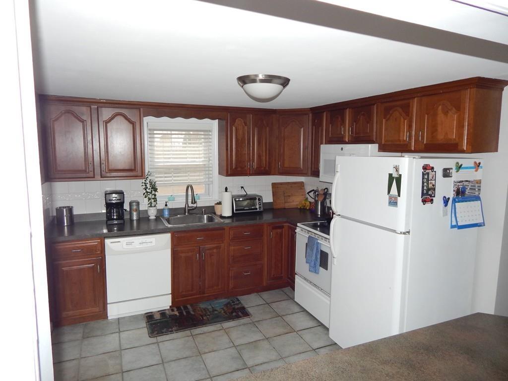 9 Althea Road Randolph, MA 02368 - Photo 4 of 24 Gallery Image 4