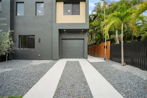$2,695,000 | 2962 West Trade Avenue, Coconut Grove, FL 33133