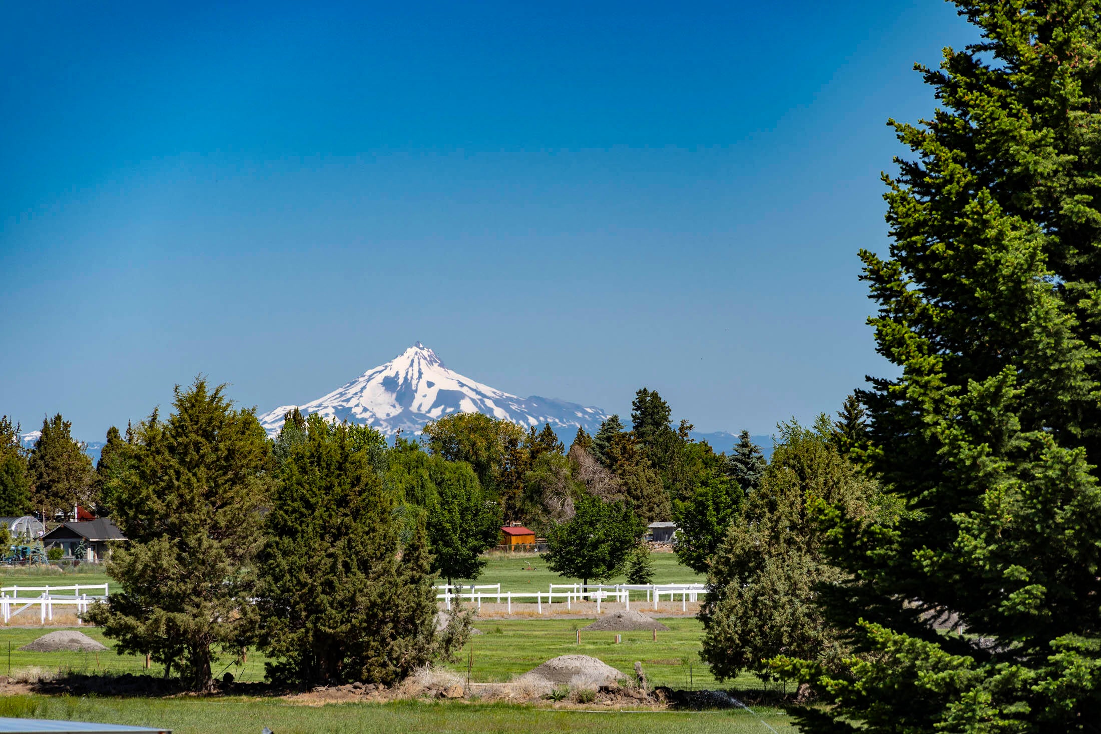 62775 Hamby Road Bend, OR 97701 - Photo 6 of 33 006