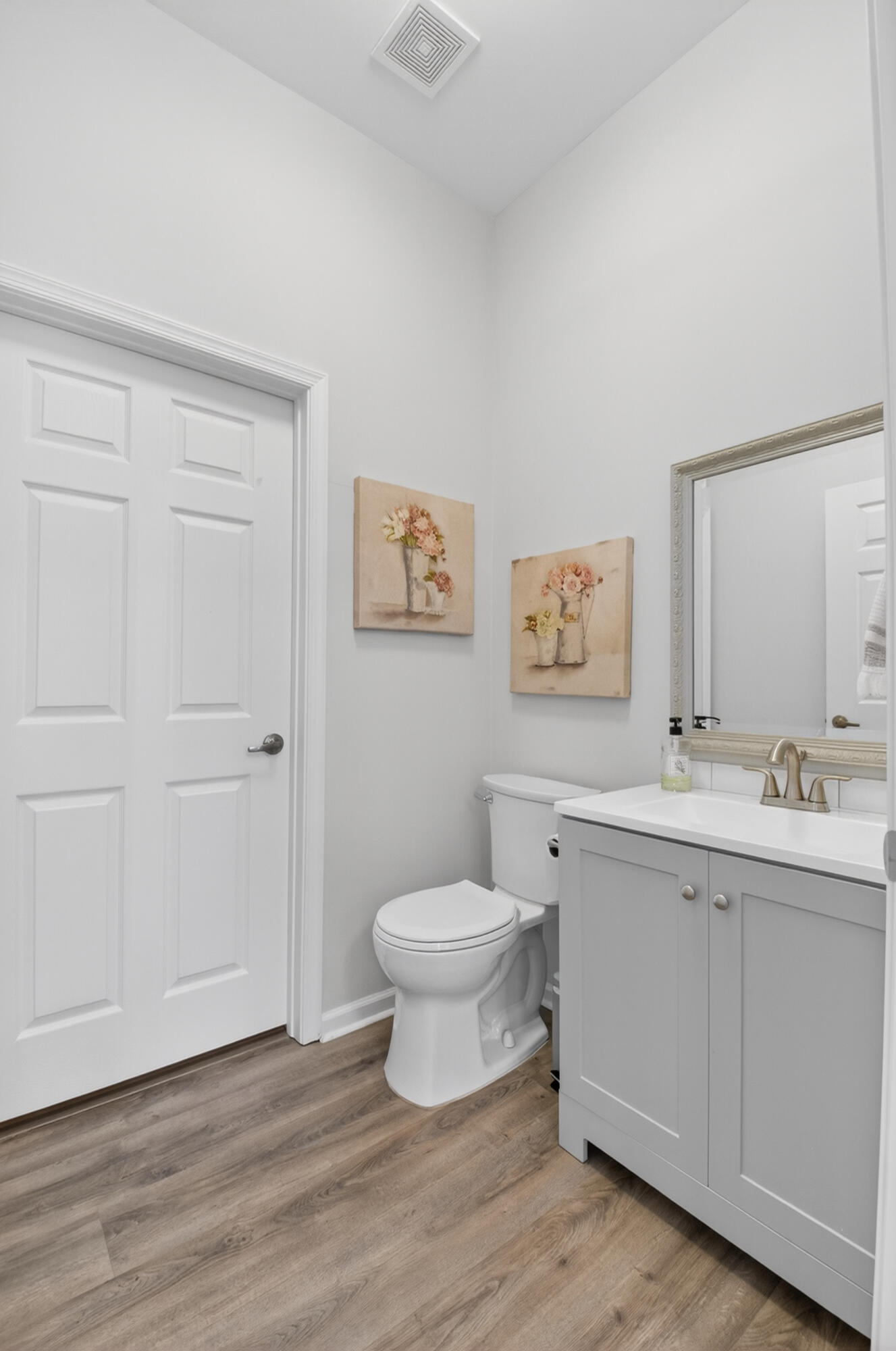 8446 Vía Serena Boca Raton, FL 33433 - Photo 16 of 30 Powder Room