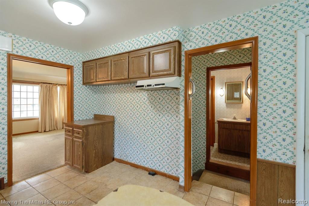 3 Waynewood Court Dearborn, MI 48124 - Photo 8 of 53