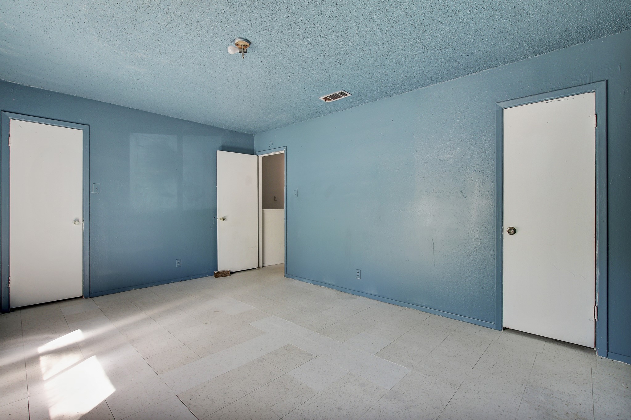 6207 Adalee Avenue Austin, TX 78723 - Photo 10 of 39