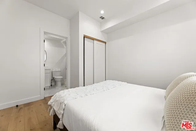 $6,600 | 5118 Laurel Canyon Valley Village, Valley Village, CA 91607