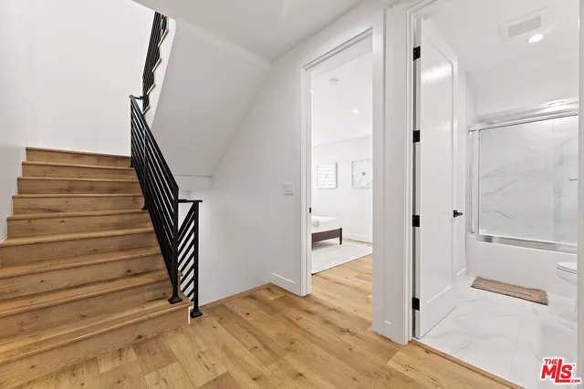 $6,600 | 5118 Laurel Canyon Valley Village, Valley Village, CA 91607