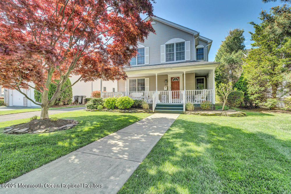 303 Salem Avenue Spring Lake, NJ 07762 - Photo 35 of 38 a front view of house with yard and green space