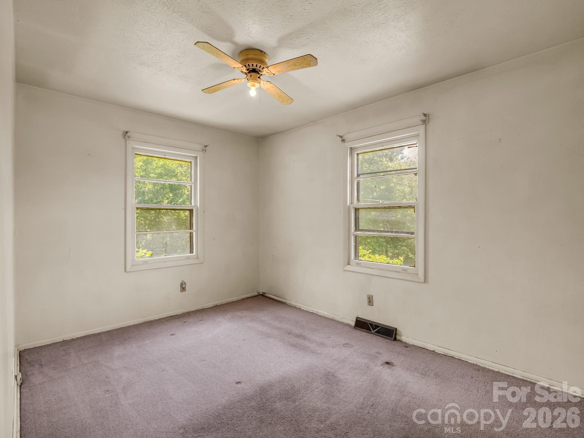 135 Jordan Road Swannanoa, NC 28778 - Photo 16 of 25