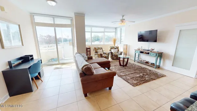 $2,395 | 2060 Beach Boulevard, Unit 103, Biloxi, MS 39531