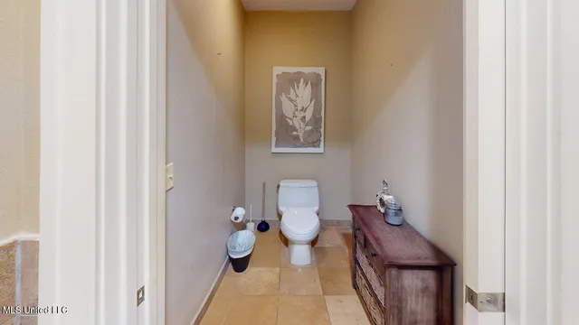 $2,395 | 2060 Beach Boulevard, Unit 103, Biloxi, MS 39531