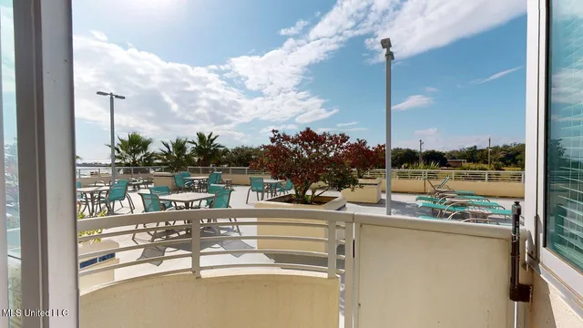 $2,395 | 2060 Beach Boulevard, Unit 103, Biloxi, MS 39531