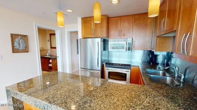 $2,395 | 2060 Beach Boulevard, Unit 103, Biloxi, MS 39531