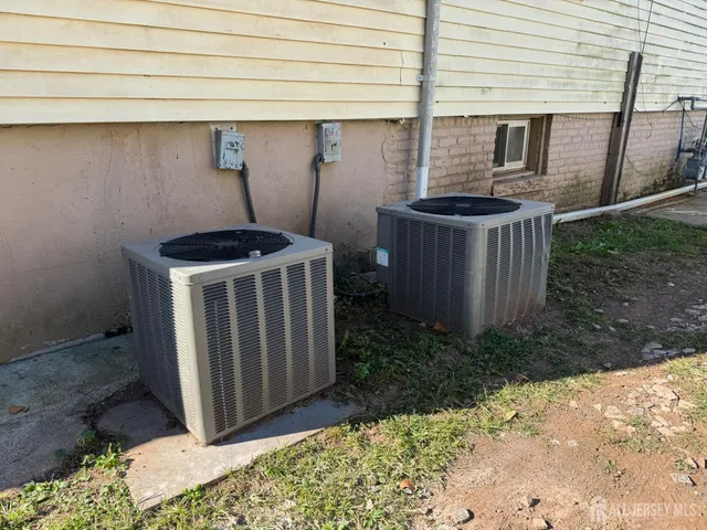 a view of a backyard of the house