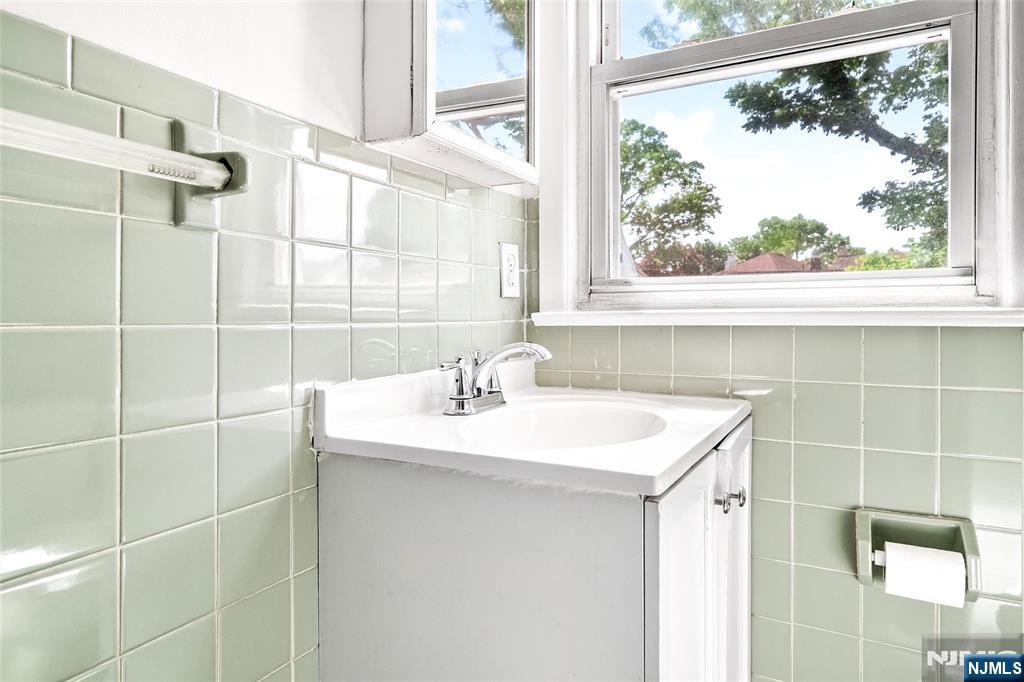 825 Main Street, Unit A Hackensack, NJ 07601 - Photo 44 of 48