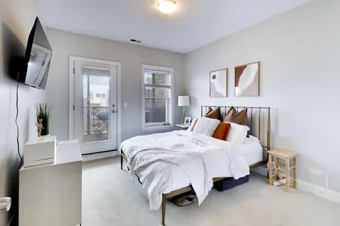 $525,000 | 1402 West Grand Avenue, Unit 3, Chicago, IL 60642