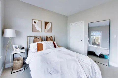 $525,000 | 1402 West Grand Avenue, Unit 3, Chicago, IL 60642