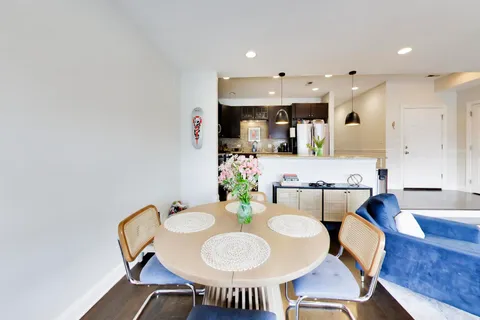 $525,000 | 1402 West Grand Avenue, Unit 3, Chicago, IL 60642