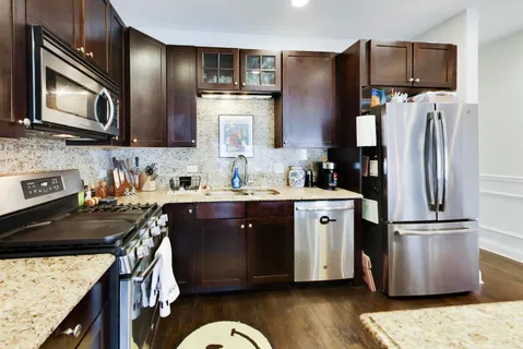 $525,000 | 1402 West Grand Avenue, Unit 3, Chicago, IL 60642