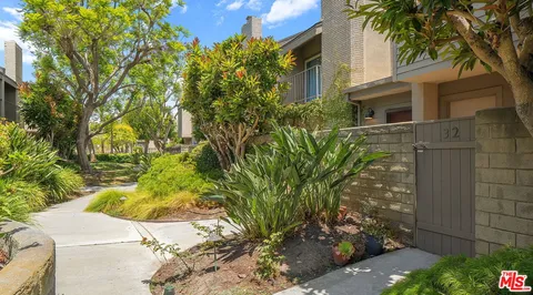$1,450,000 | 32 Village Parkway, Santa Monica, CA 90405