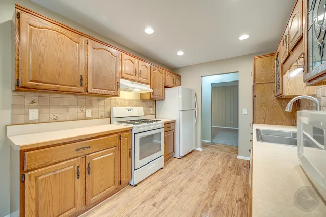 $2,300 | 46 Ingleshire Road, Montgomery, IL 60538