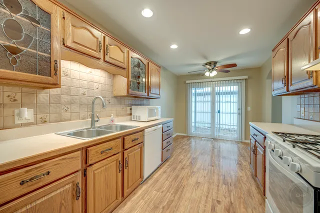 $2,300 | 46 Ingleshire Road, Montgomery, IL 60538