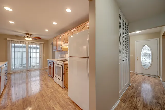 $2,300 | 46 Ingleshire Road, Montgomery, IL 60538