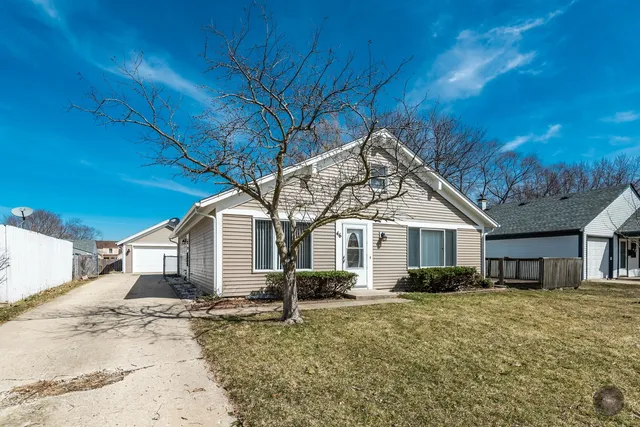 $2,300 | 46 Ingleshire Road, Montgomery, IL 60538