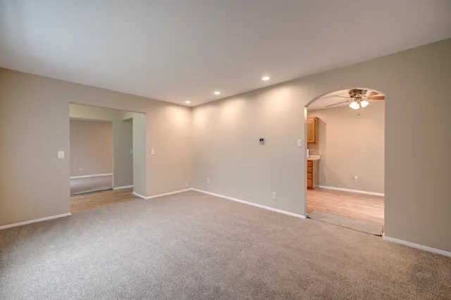 $2,300 | 46 Ingleshire Road, Montgomery, IL 60538