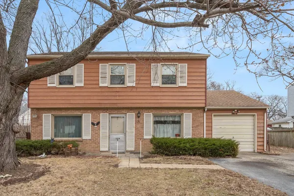 $275,000 | 132 North Pinecrest Road, Bolingbrook, IL 60440