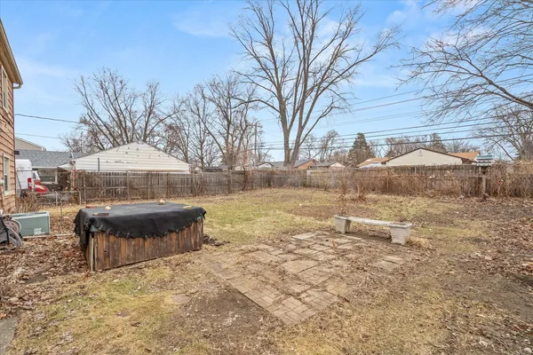 $260,000 | 132 North Pinecrest Road, Bolingbrook, IL 60440