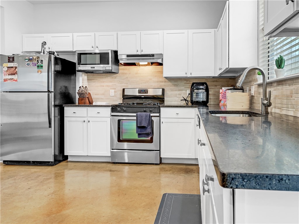 4120 Valley View Road, Unit A Austin, TX 78704 - Photo 6 of 18 Kitchen