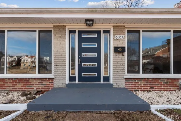 $315,000 | 6064 West Cabanne Place, St. Louis, MO 63112