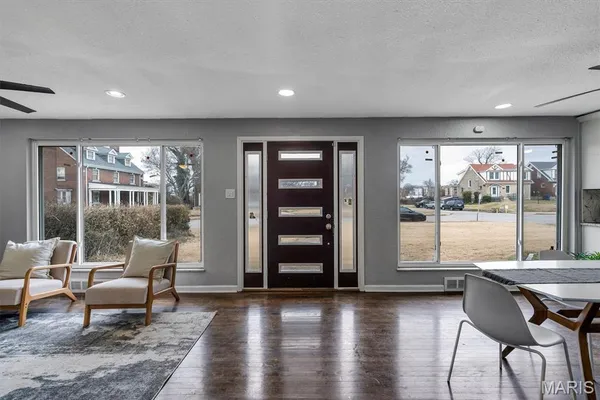 $315,000 | 6064 West Cabanne Place, St. Louis, MO 63112