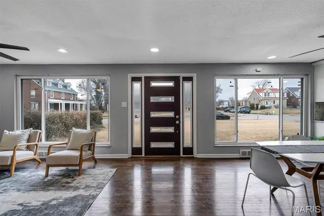 $324,900 | 6064 West Cabanne Place, St. Louis, MO 63112