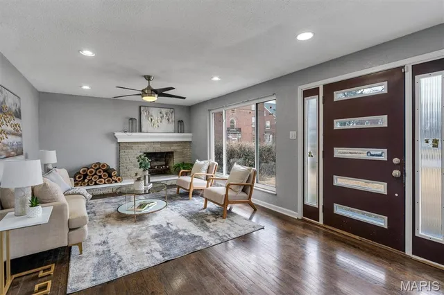 $324,900 | 6064 West Cabanne Place, St. Louis, MO 63112