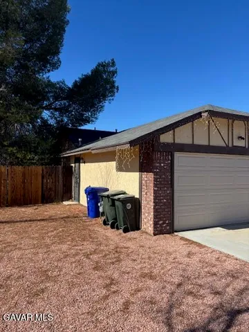 $339,000 | 15576 Washoan Road, Apple Valley, CA 92307