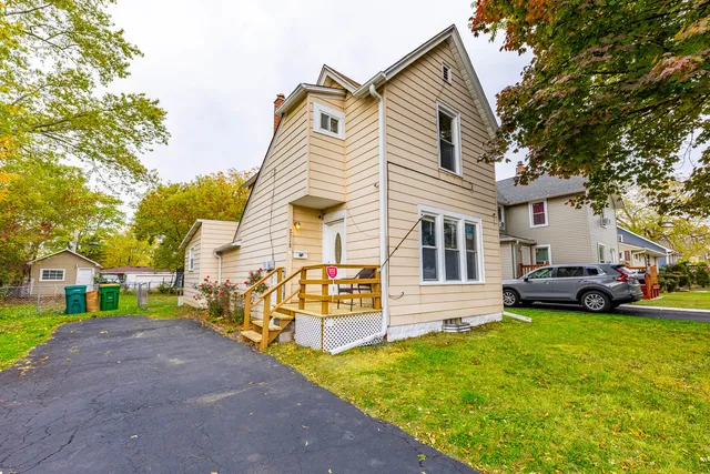 $210,000 | 2318 Gideon Avenue, Zion, IL 60099