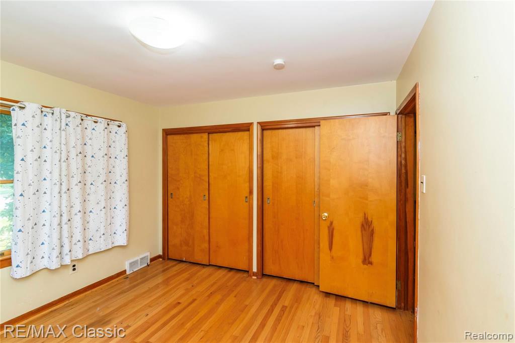 1354 North Gulley Road Dearborn, MI 48128 - Photo 22 of 44