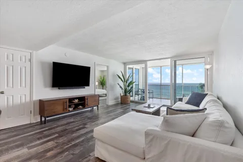 $815,000 | 840 Ocean Drive, Unit 1104, Juno Beach, FL 33408