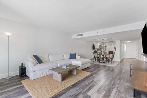 $815,000 | 840 Ocean Drive, Unit 1104, Juno Beach, FL 33408