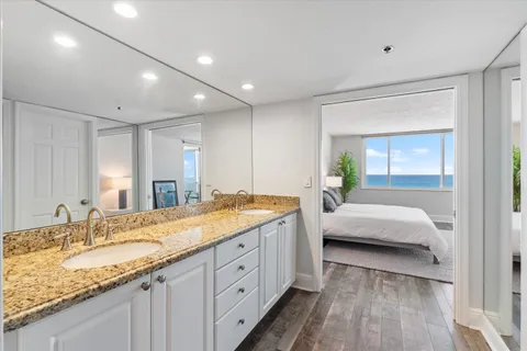 $815,000 | 840 Ocean Drive, Unit 1104, Juno Beach, FL 33408