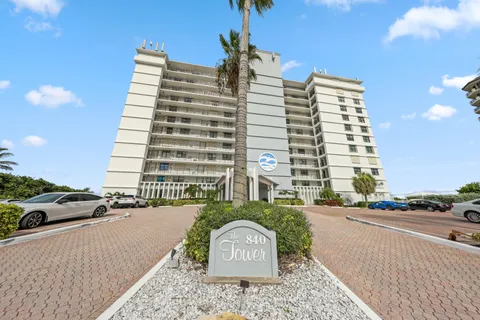 $815,000 | 840 Ocean Drive, Unit 1104, Juno Beach, FL 33408